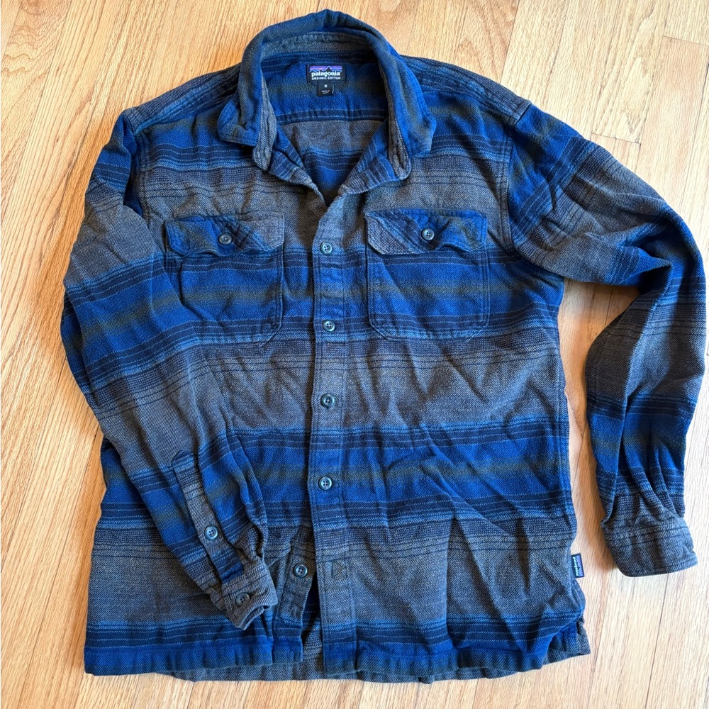 Patagonia Men's Button Down- medium